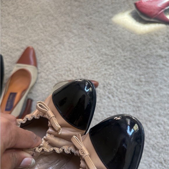Chanel Tan and Black Women's Heels - Picture 5 of 5